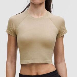 Lululemon Swiftly Tech Cropped Short-Sleeve Shirt 2.0
Sheer Oak Size 6